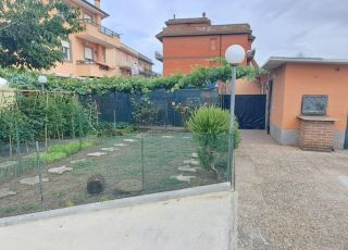 Bilocale in vendita in via Dante Alighieri, 4 Pavona di Castel Gandolfo.