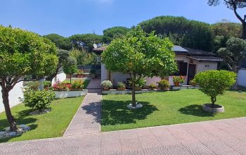 Villa in vendita in via Nettunense, 9 Pavona di Albano Laziale.