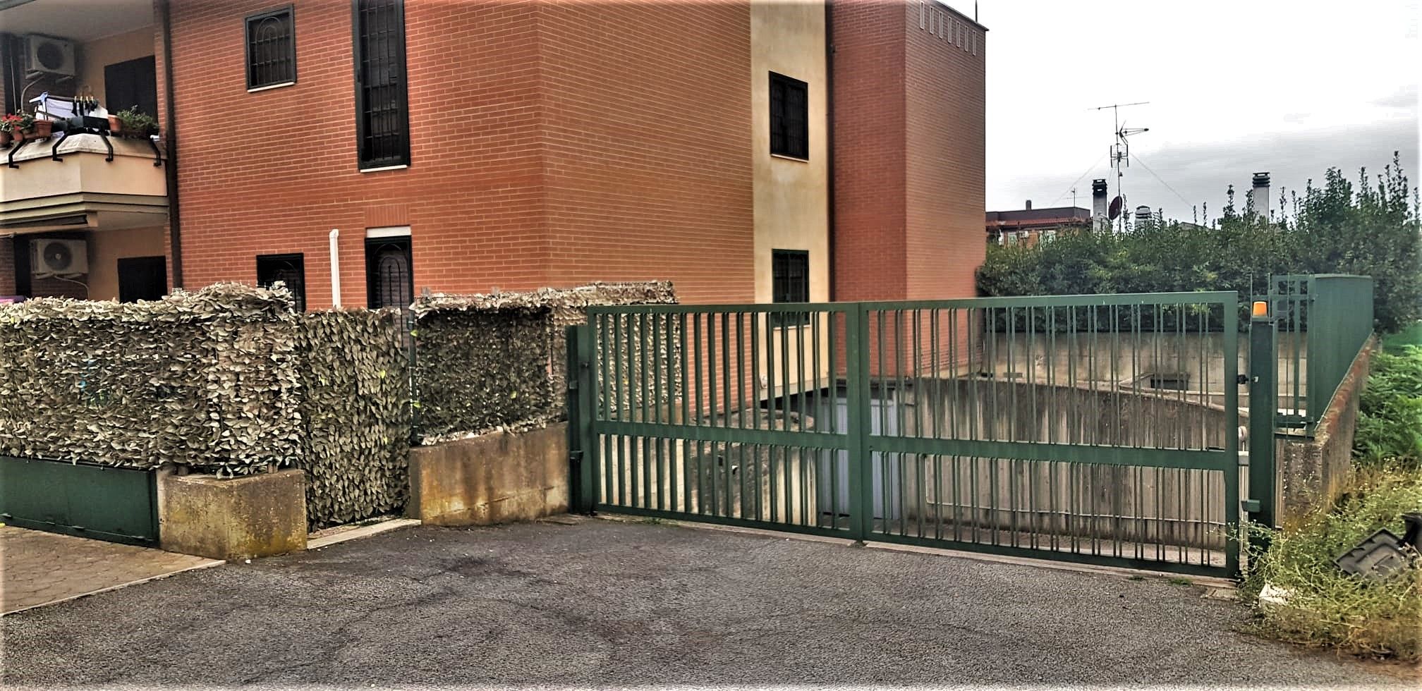 Box in locazione a Pavona