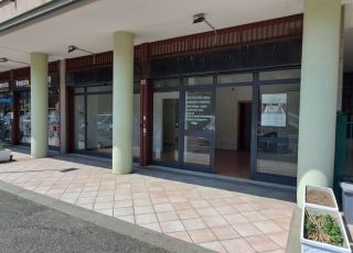 Locale Commerciale in locazione. Via Roma Pavona di Albano Laziale.