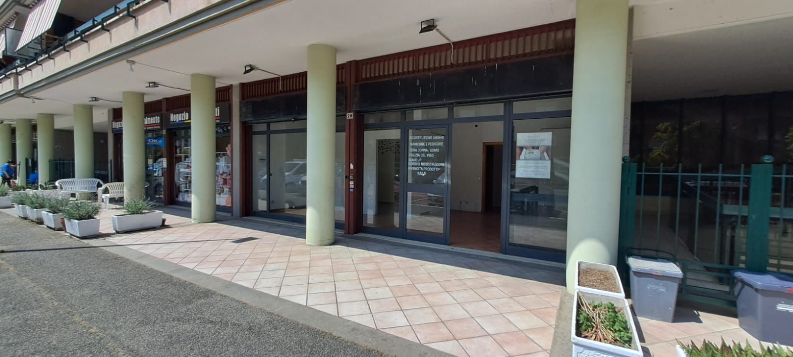 Locale Commerciale in locazione. Via Roma Pavona di Albano Laziale.