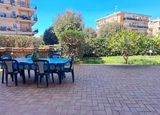 Quadrilocale con giardino in vendita, Via G.Verdi Albano Laziale