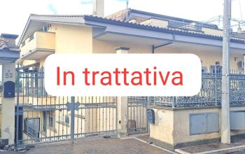 Villetta bifamiliare in vendita in Via Trieste Pavona di Albano Laziale.