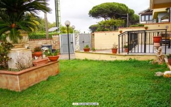 Porzione di villa Trifamiliare di mq 120. Via Dante Alighieri. Anzio