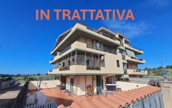 Trilocale in vendita in Via delle Rose, 28 Pavona di Castel Gandolfo.